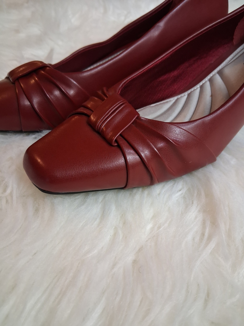 Aerosoles Red Bow Detail Pumps US 9.5